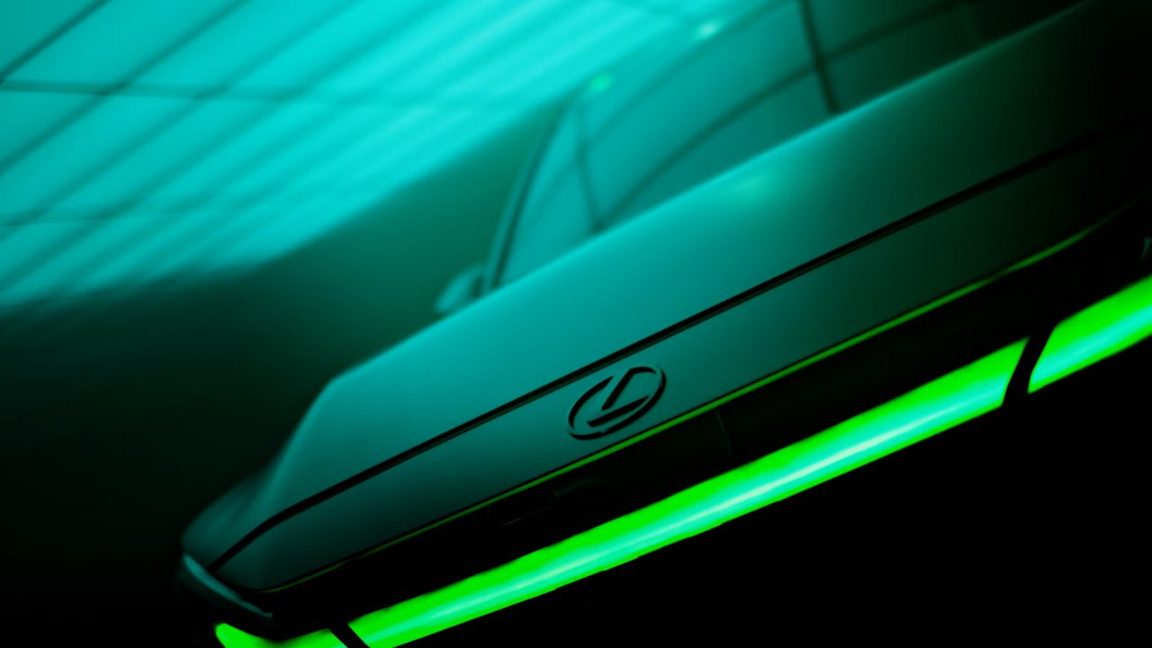 Lexus, Razor TX: a car's edge traced in green light
